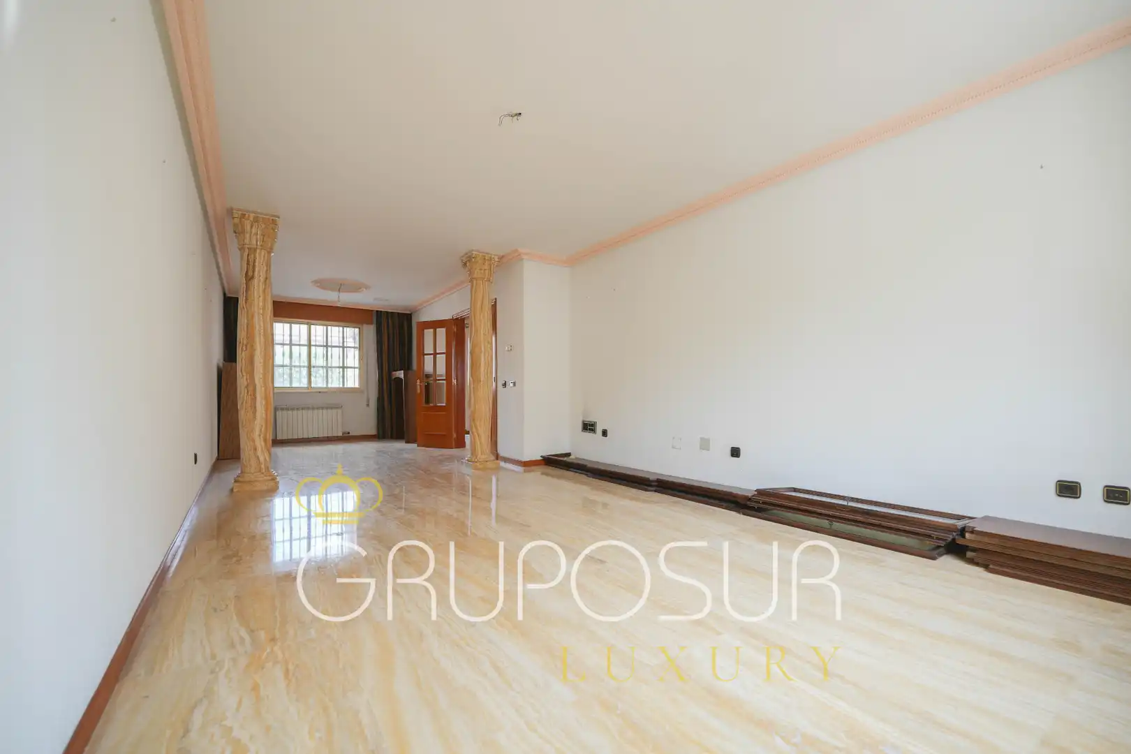 Casa adosada en venda en Laguna de Duero amb Calefacció, Jardí privat i Parquet