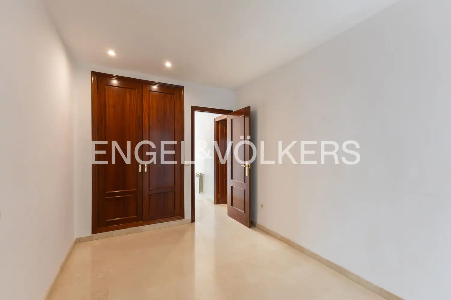 Piso de alquiler en Valencia con Aire acondicionado, Calefacción y Trastero