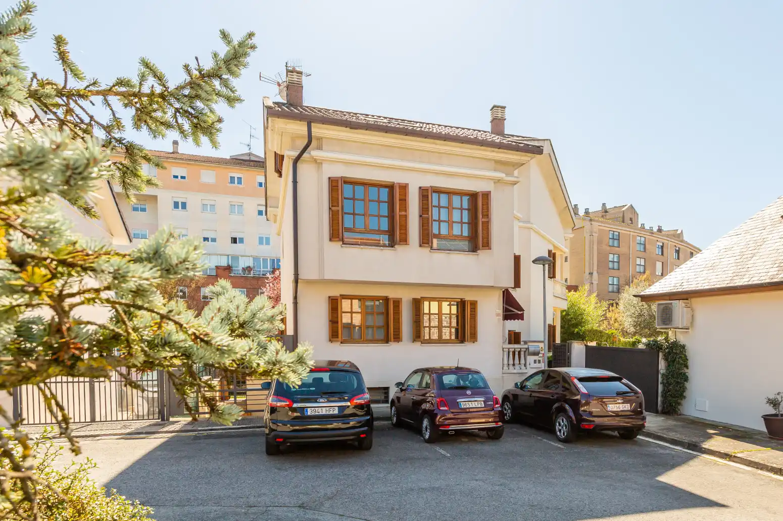 Vista exterior de Casa o chalet en venta en Zizur Mayor / Zizur Nagusia con Calefacción y Parquet