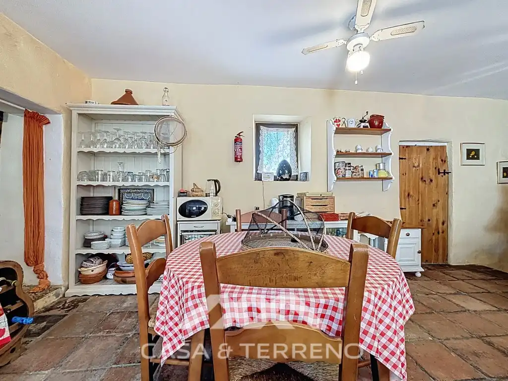Cuina de Casa o xalet en venda en Comares amb Aire condicionat, Jardí privat i Terrassa