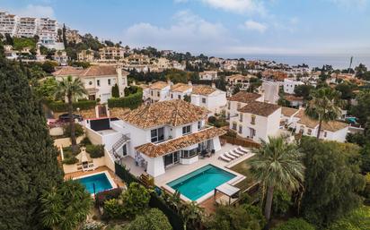 Vista exterior de Casa o xalet en venda en Mijas amb Aire condicionat, Terrassa i Piscina