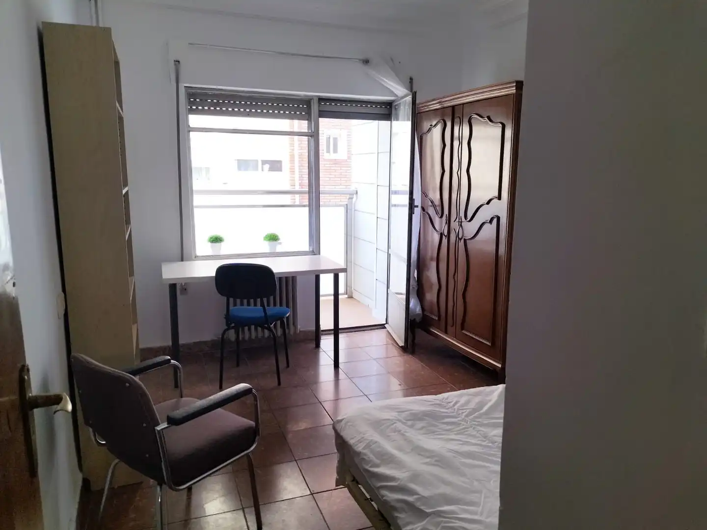 Flat with terrace to rent in Avenida de Portugal, imagen 8