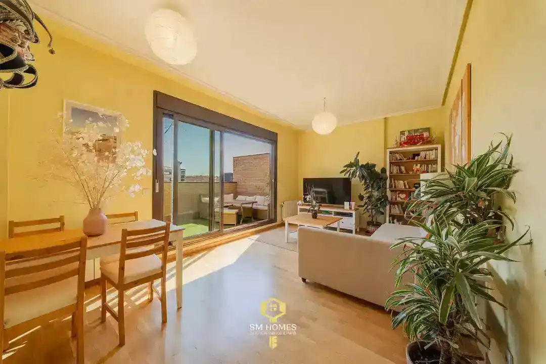 Vista exterior de Àtic en venda en Madrid amb Aire condicionat, Calefacció i Terrassa