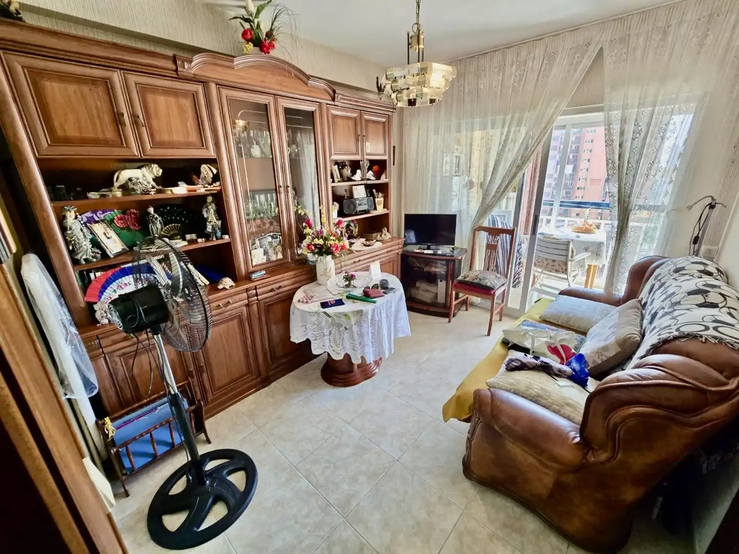 Sala de estar de Apartamento en venta en Benidorm con Aire acondicionado, Terraza y Piscina comunitaria