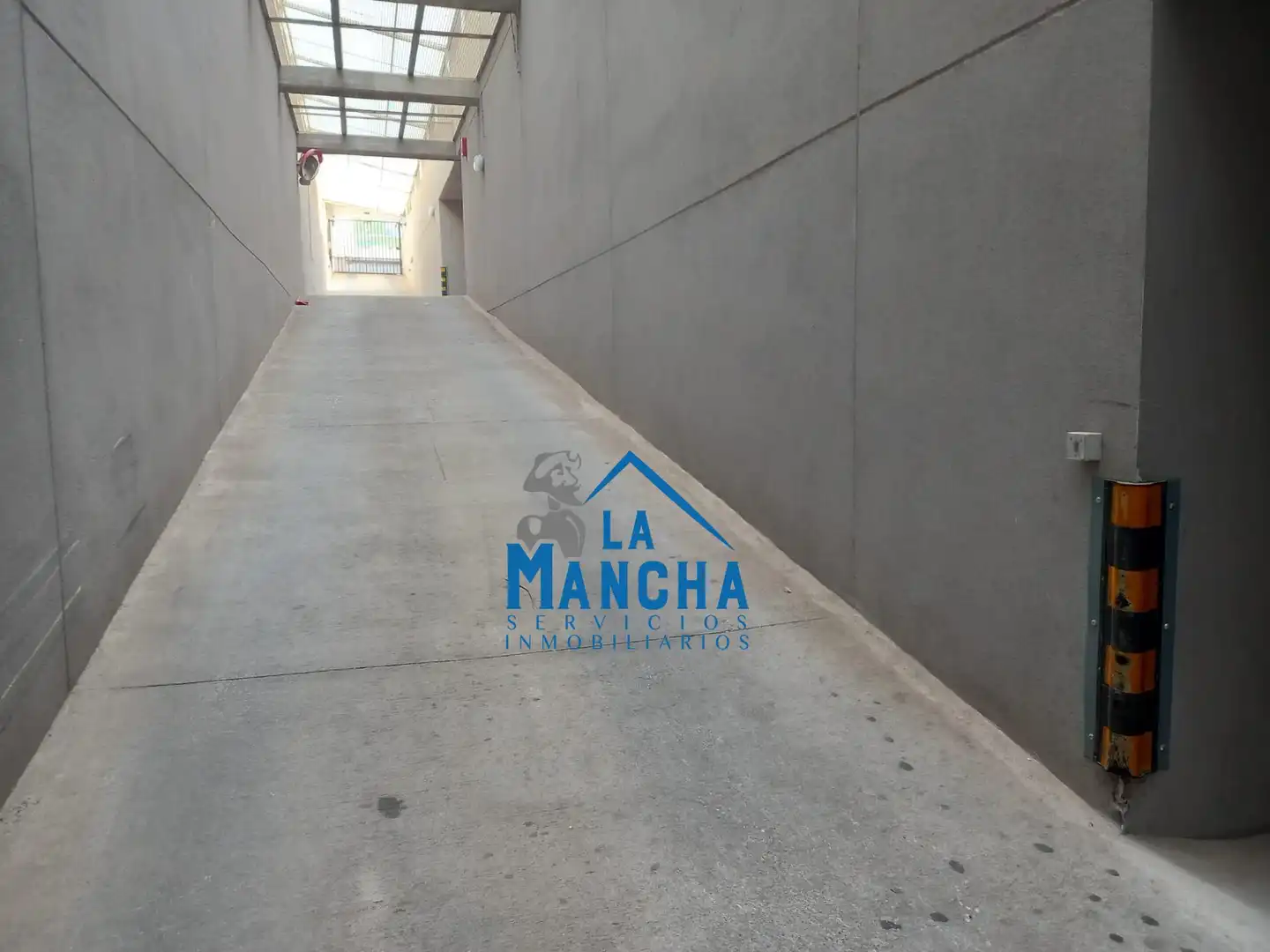 Parkplatz von Garage zum Verkauf in Albacete