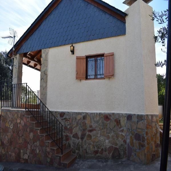 Exterior view of House or chalet to rent in La Torre de Claramunt  with Terrace