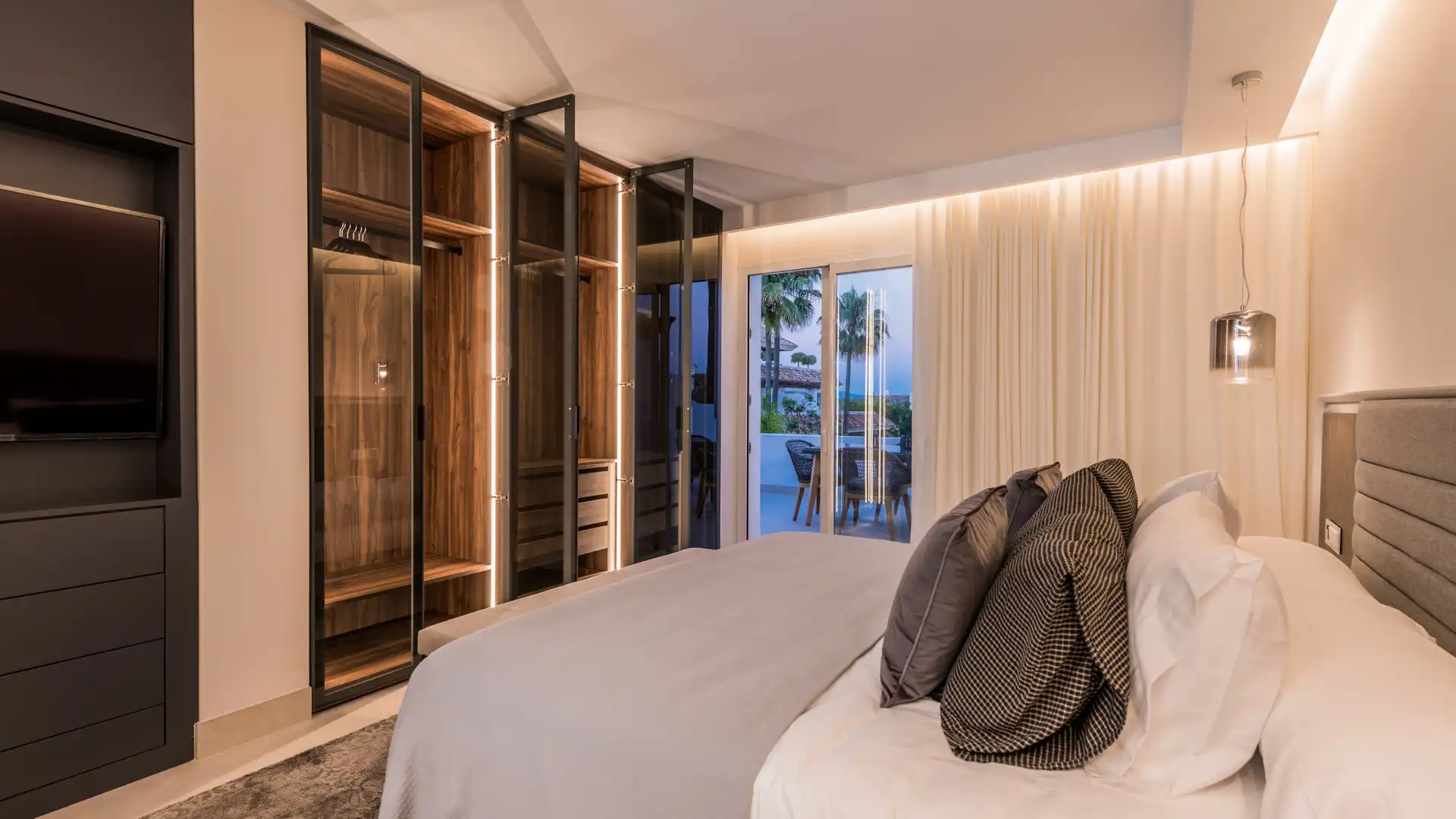 Bedroom of Apartments for sale in Marbella  with Air Conditioner, Heating and Terrace