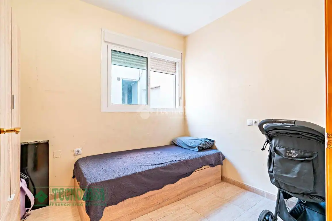 Schlafzimmer von Wohnung zum Verkauf in Vícar mit Heizung