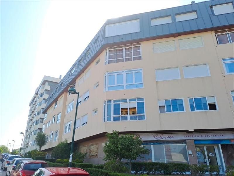 Vista exterior de Apartament en venda en Vigo  amb Parquet i Traster