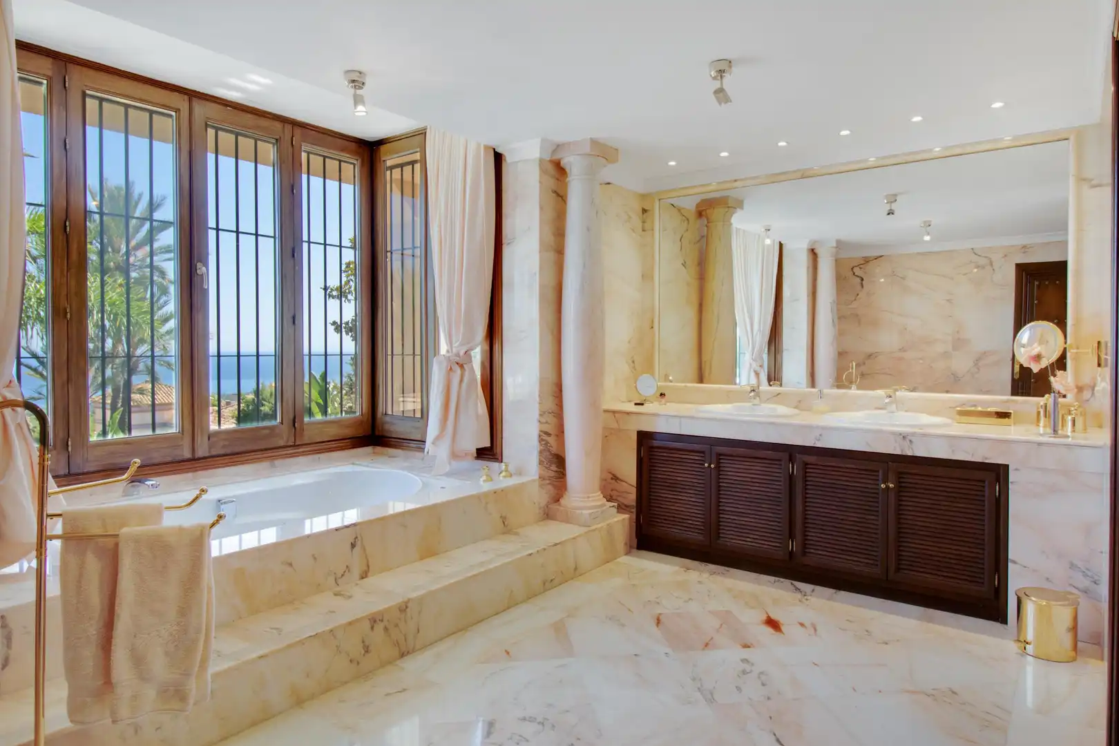 Bathroom of Houses for rent in Marbella  with Private garden, Terrace and Swimming Pool