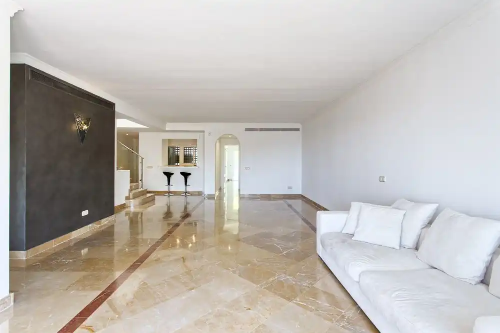 Duplex with terrace for sale in La Quinta, imagen 3