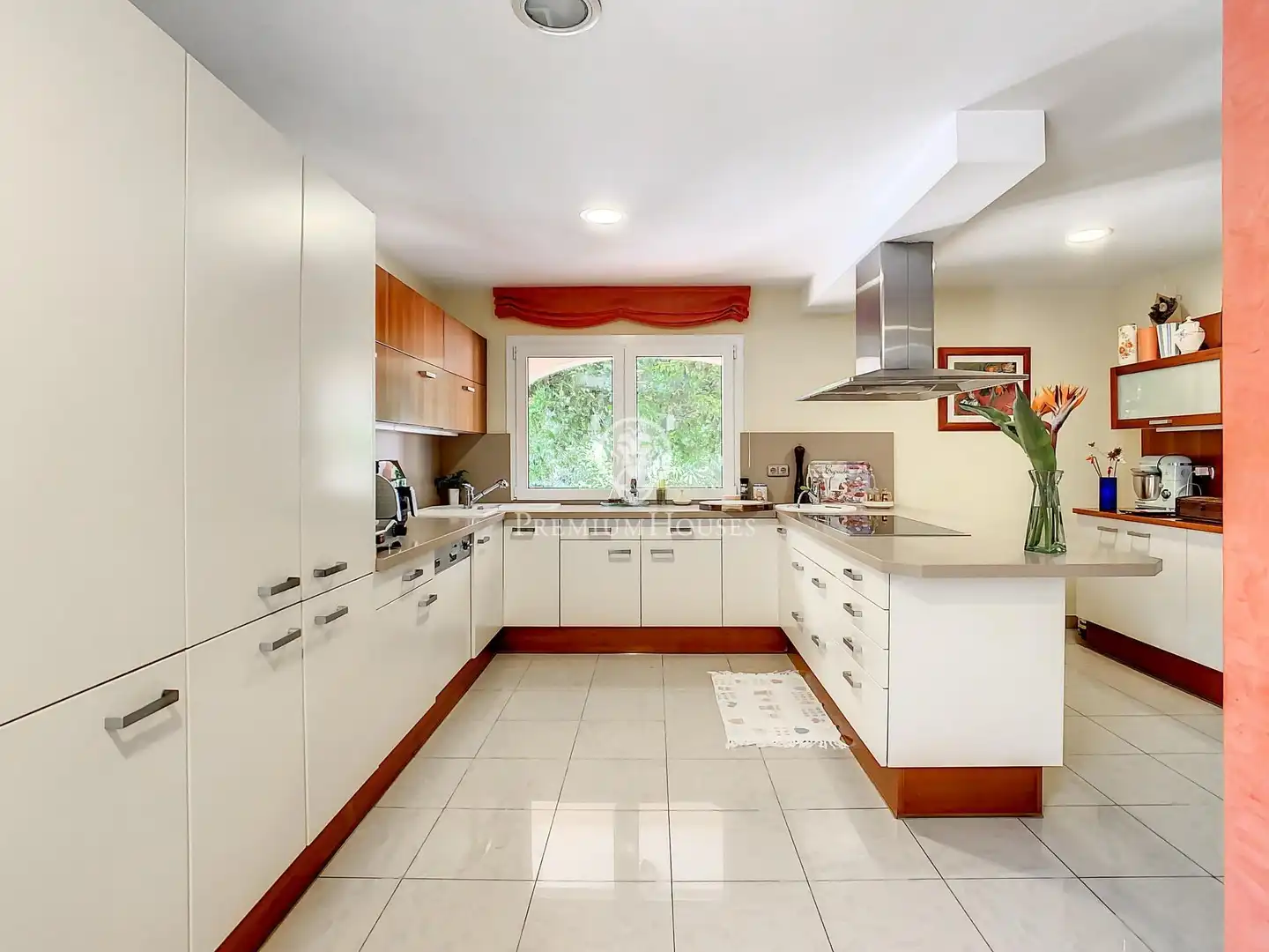 Cocina de Casa o chalet en venta en Badalona con Aire acondicionado, Calefacción y Jardín privado