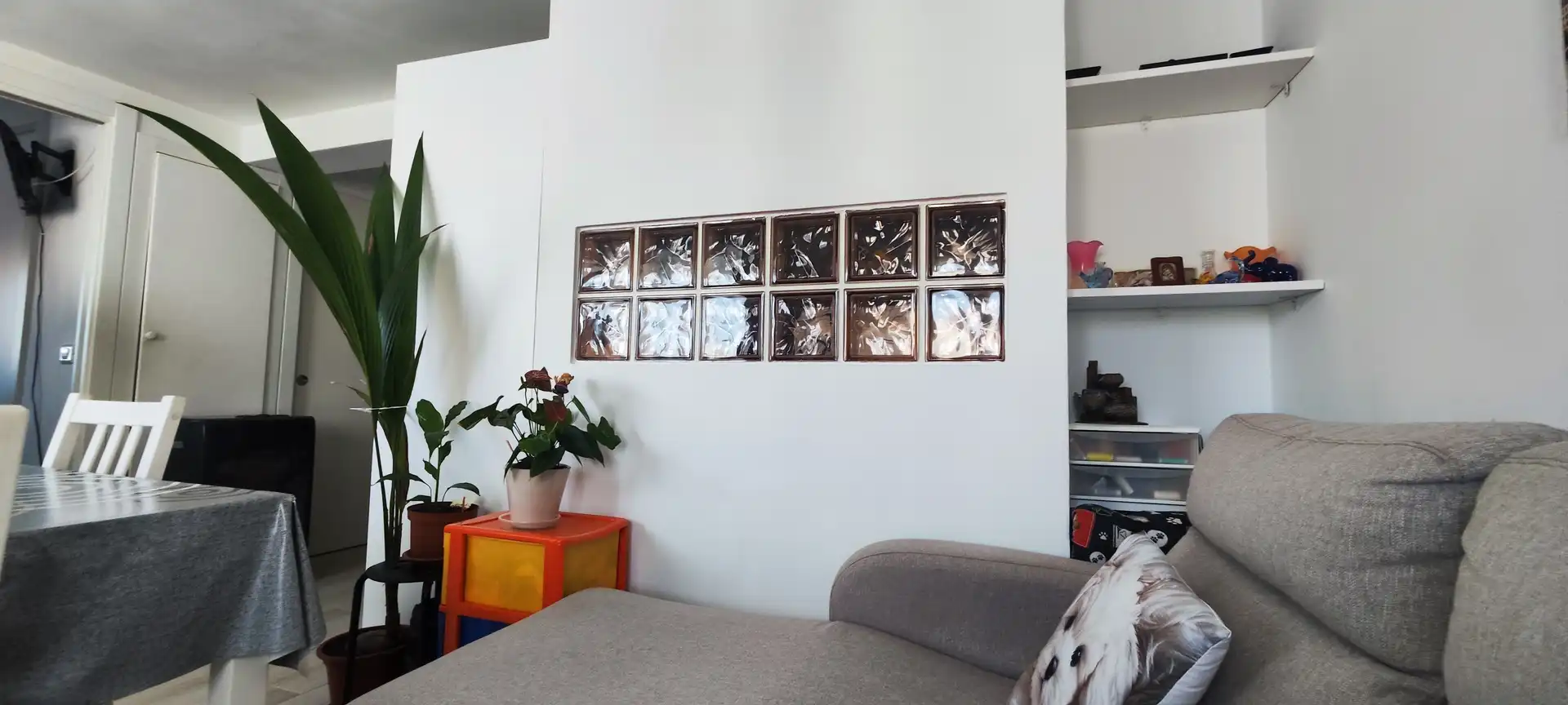 Sala d'estar de Pis en venda en Madrid amb Aire condicionat i Moblat