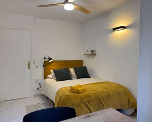 Bedroom of Flat to share in Sant Cugat del Vallès  with Air Conditioner, Heating and Terrace