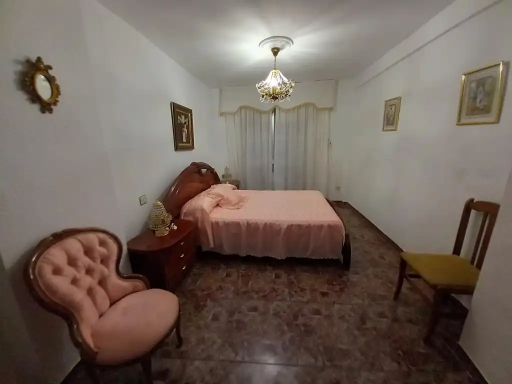 Habitación de Casa adosada en venta en Martos con Terraza y Amueblado