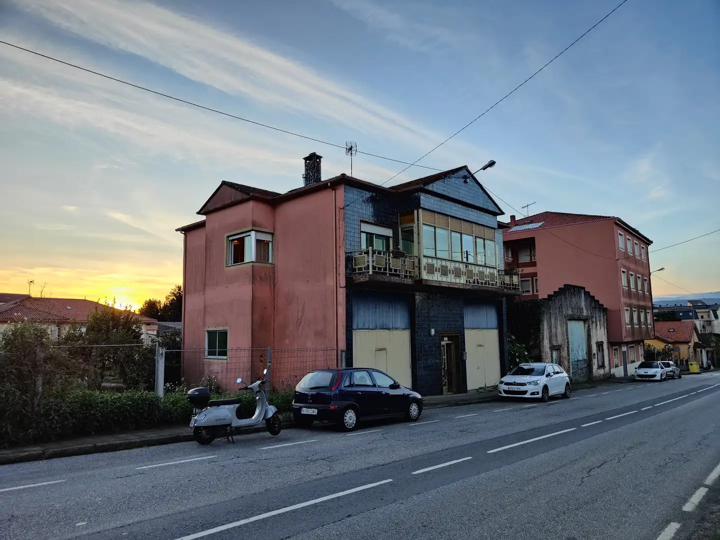 Vista exterior de Casa o xalet en venda en Rianxo amb Calefacció, Jardí privat i Moblat