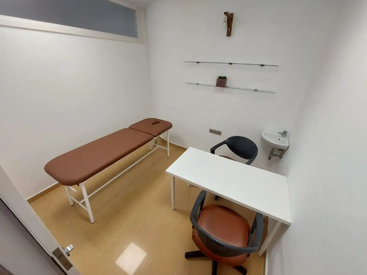 Büro zur Miete in Ciutadella de Menorca mit Klimaanlage, Heizung und Möbliert