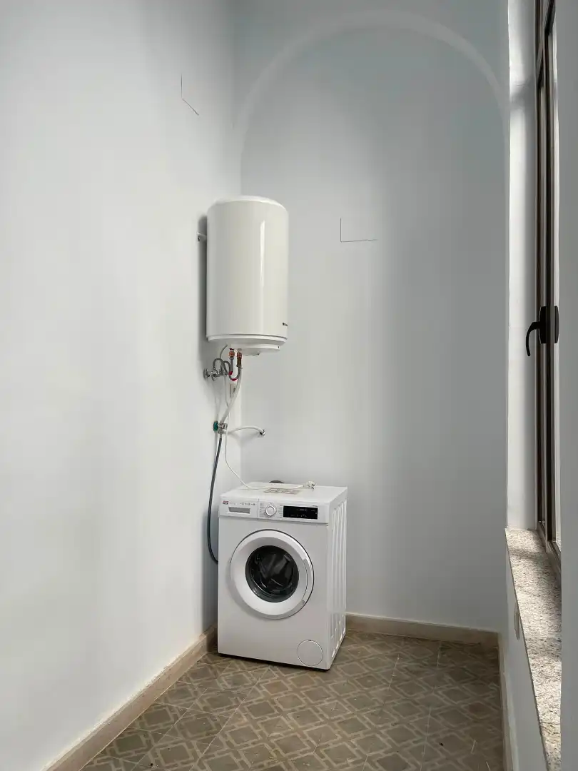 Außenansicht von Wohnung zur Miete in Plasencia mit Klimaanlage, Heizung und Terrasse