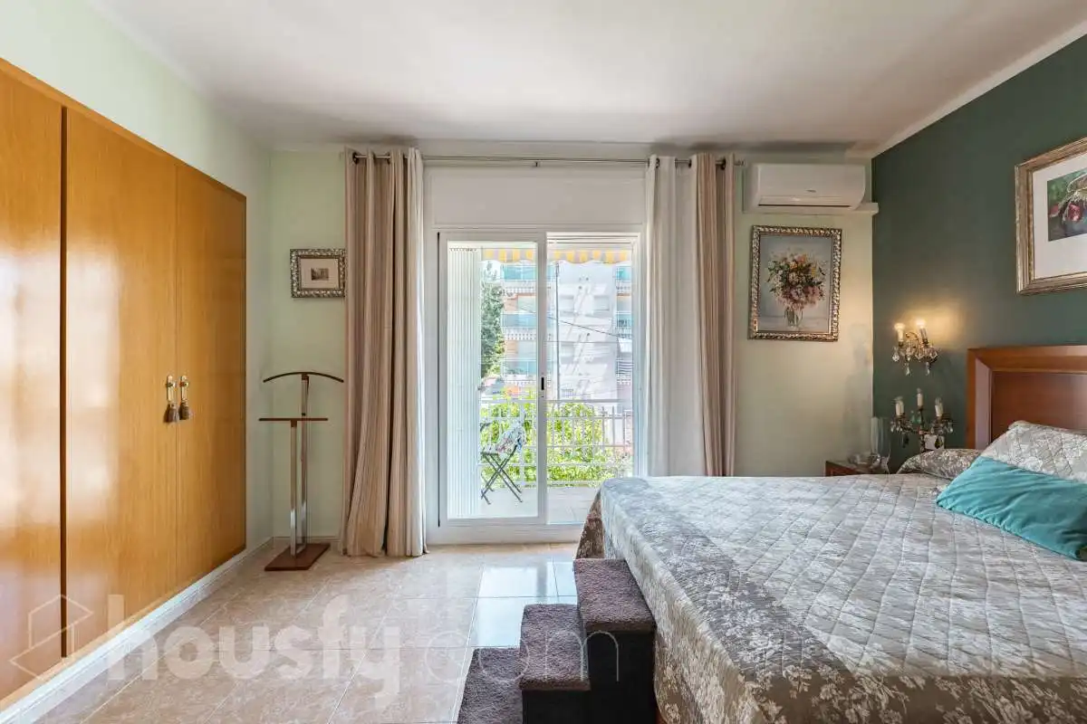 Detached homes for sale in Calle Santiago Rusiñol, Coma-ruga platja