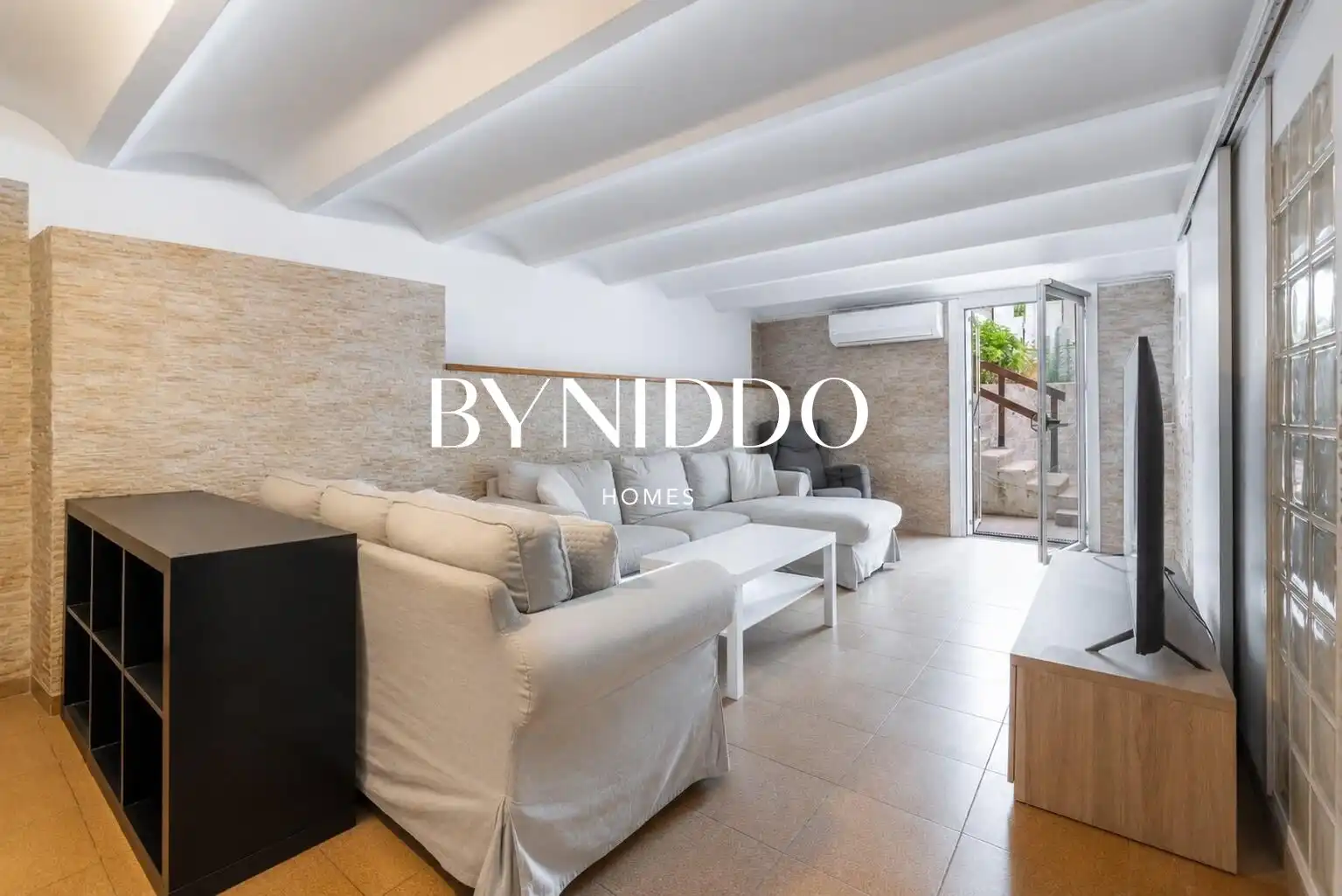 Sala d'estar de Casa o xalet en venda en Sant Cugat del Vallès amb Aire condicionat, Calefacció i Jardí privat