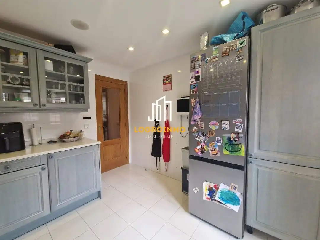 House with pool for sale in Avda. Madrid, imagen 23