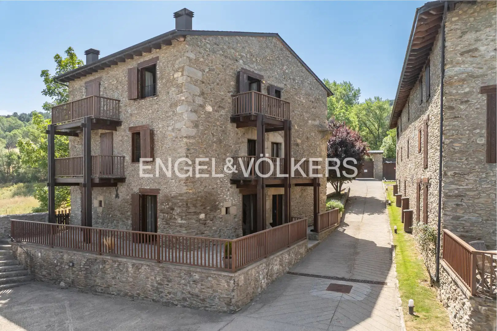 Vista exterior de Casa adosada en venta en Fontanals de Cerdanya con Calefacción, Parquet y Terraza