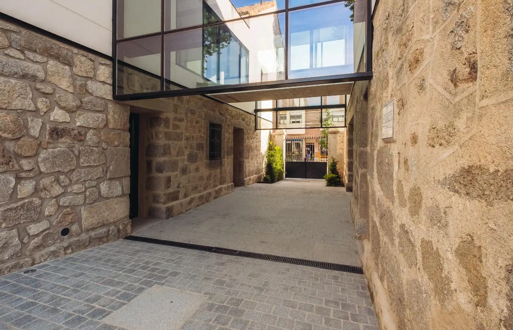 Vista exterior de Dúplex de alquiler en Torrelodones con Aire acondicionado, Calefacción y Balcón