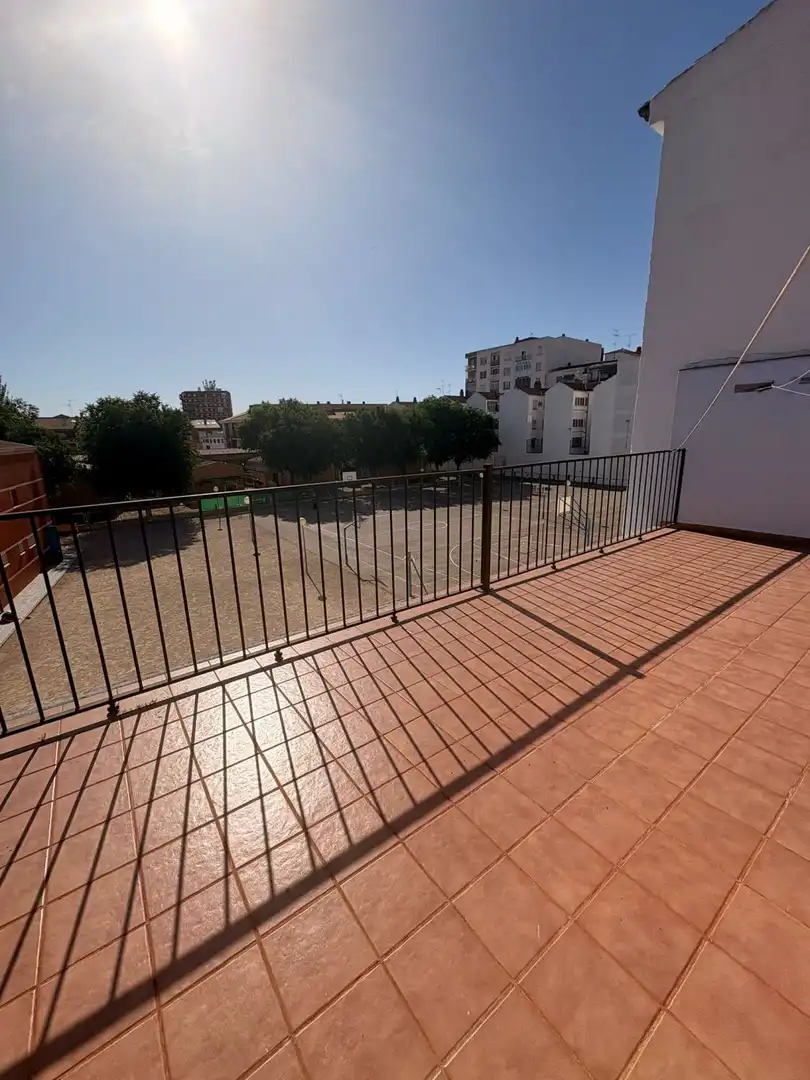 Vista exterior de Casa o xalet en venda en Manzanares amb Aire condicionat, Calefacció i Terrassa