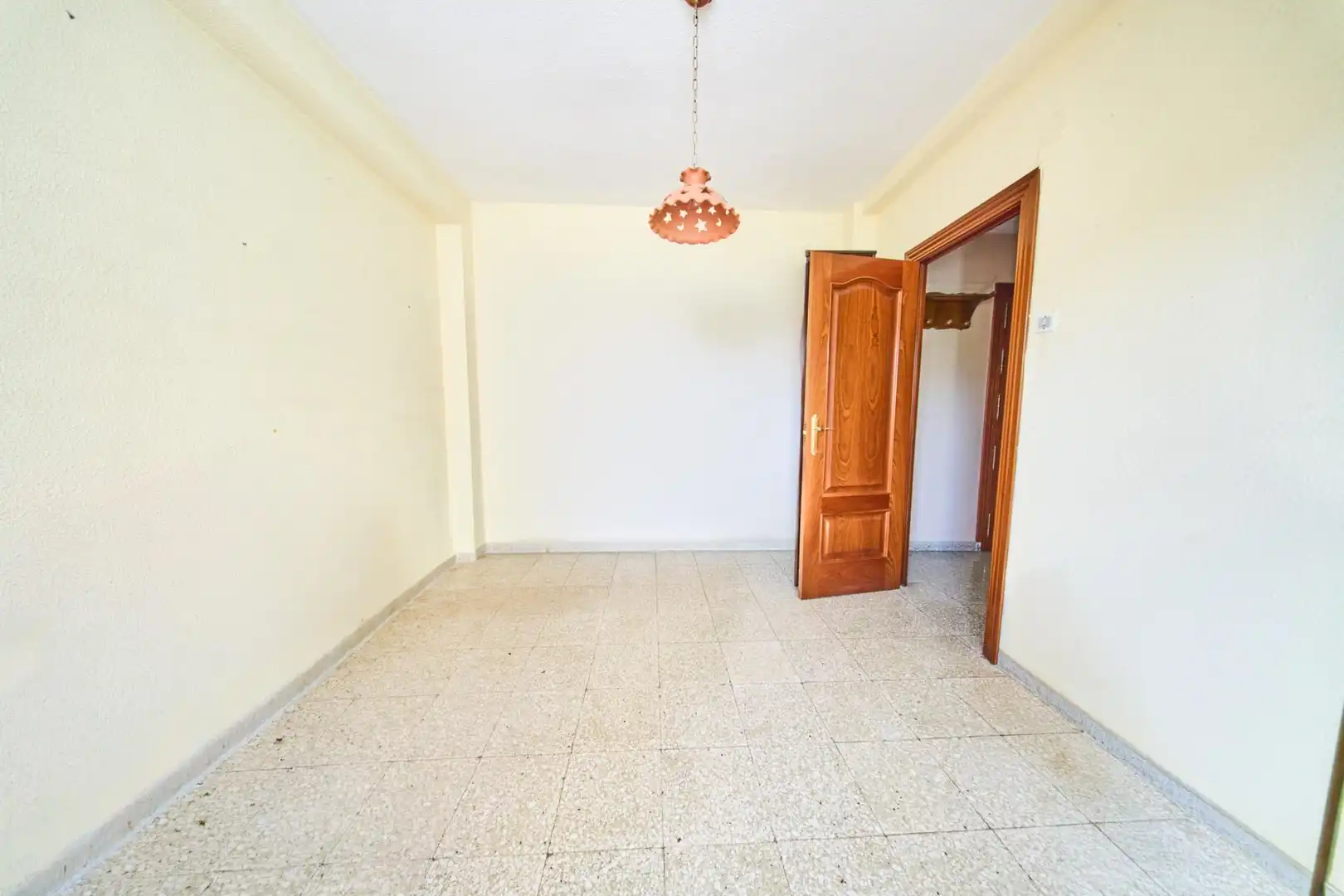 Habitación de Piso en venta en Granada con Calefacción