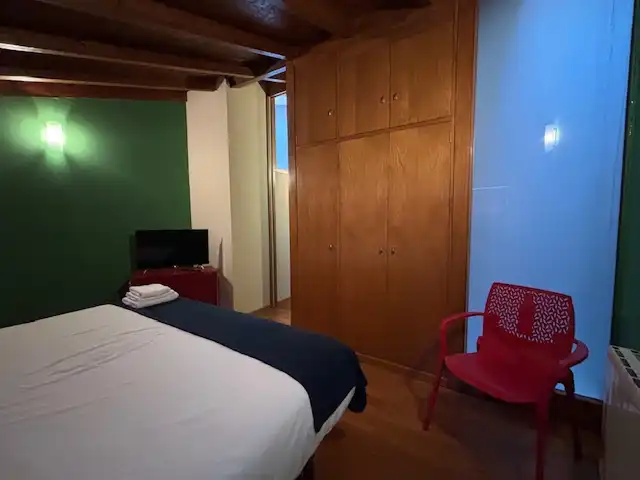 Dormitori de Apartament de lloguer en Ferrol amb Calefacció, Parquet i Moblat