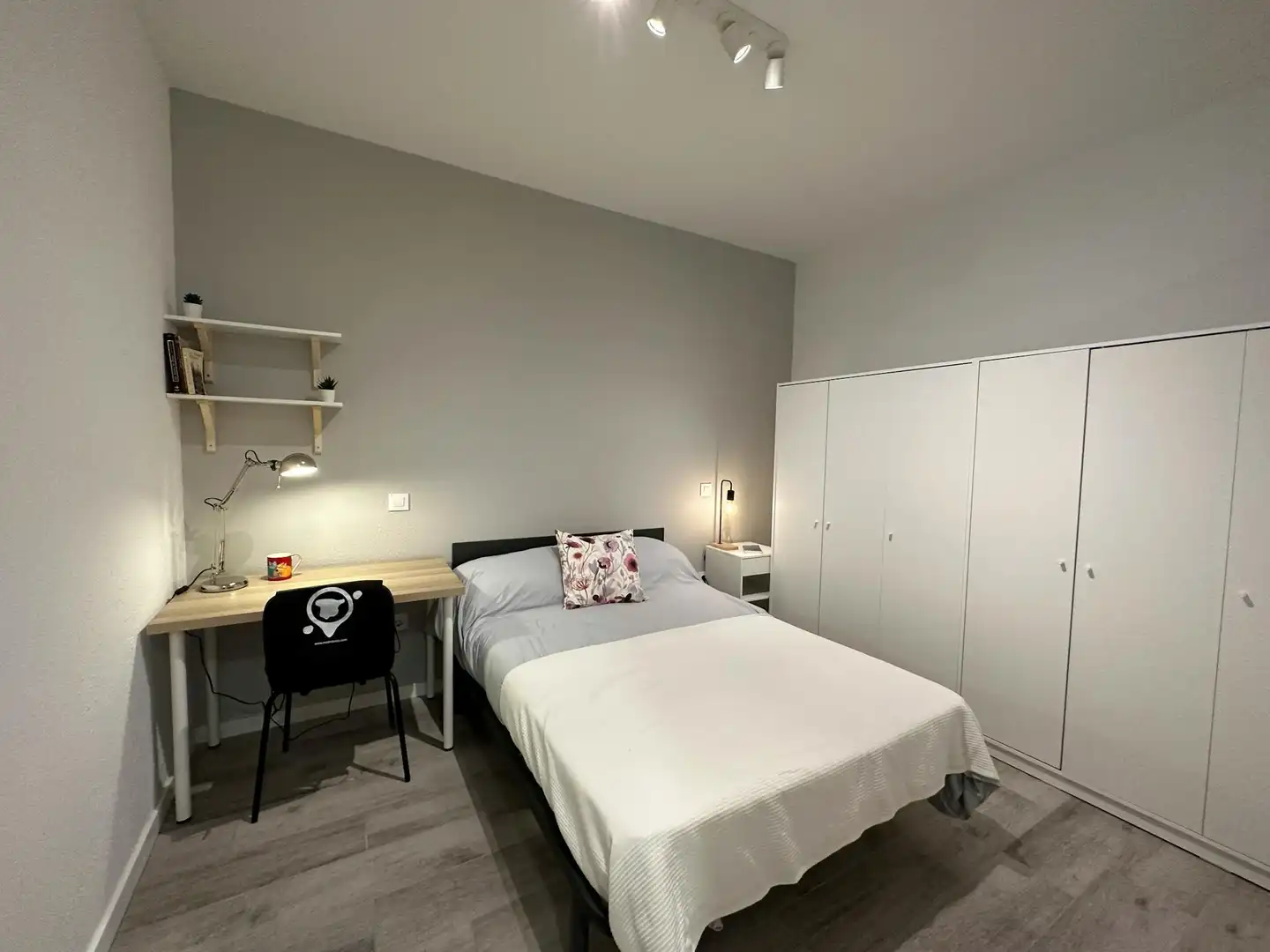 Bedroom of Flat for rent in Madrid  with Heating, Furnished and Washing machine