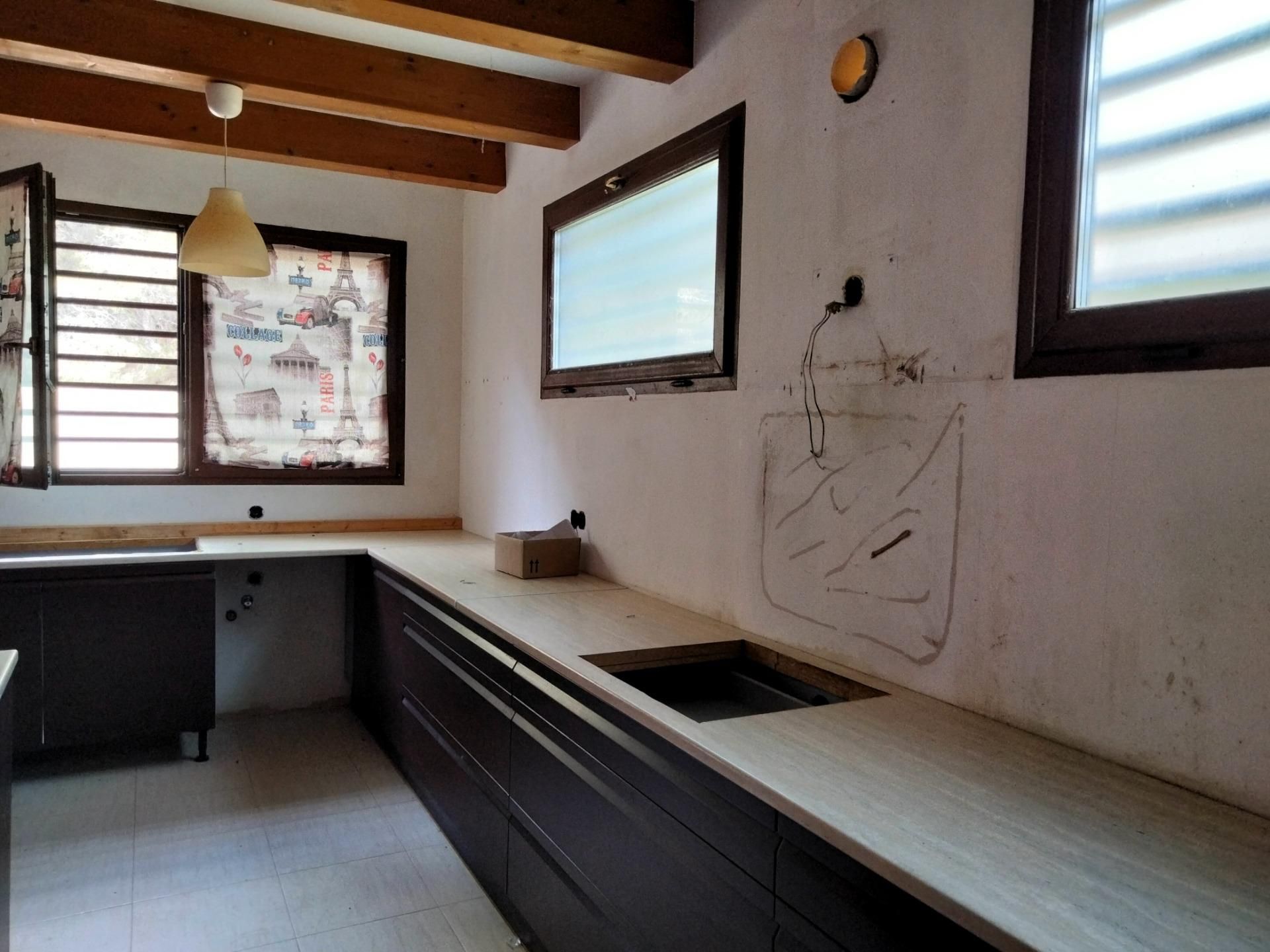 Cuina de Casa o xalet en venda en Almoster amb Calefacció, Jardí privat i Piscina