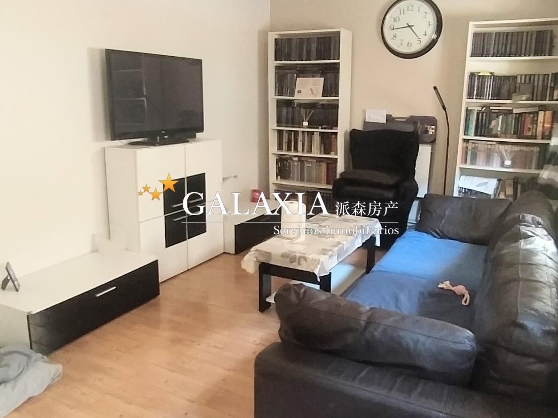 Sala de estar de Casa adosada en venta en Parla con Aire acondicionado, Calefacción y Terraza