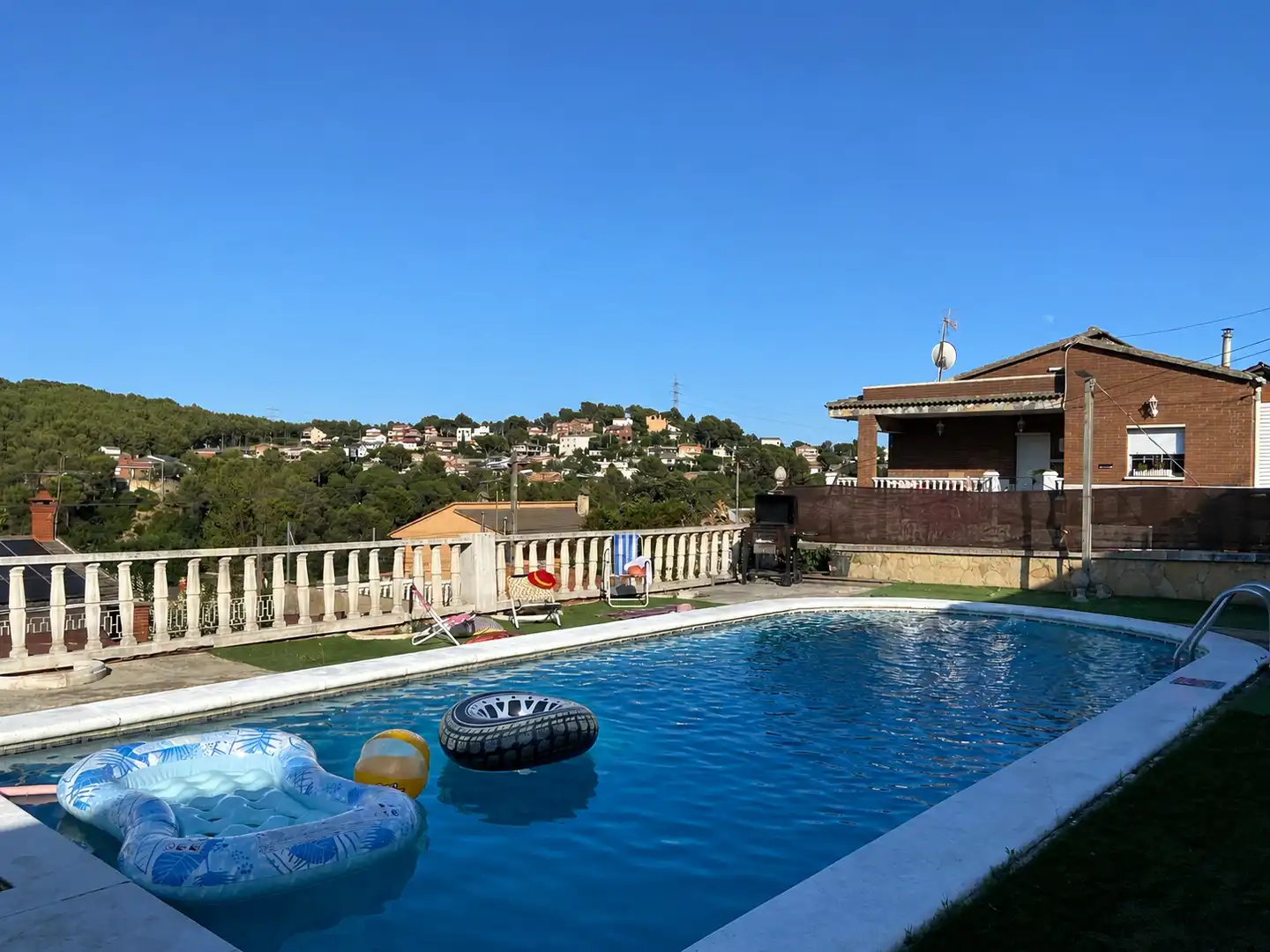 Piscina de Casa o chalet en venta en Rubí con Jardín privado, Piscina y Amueblado