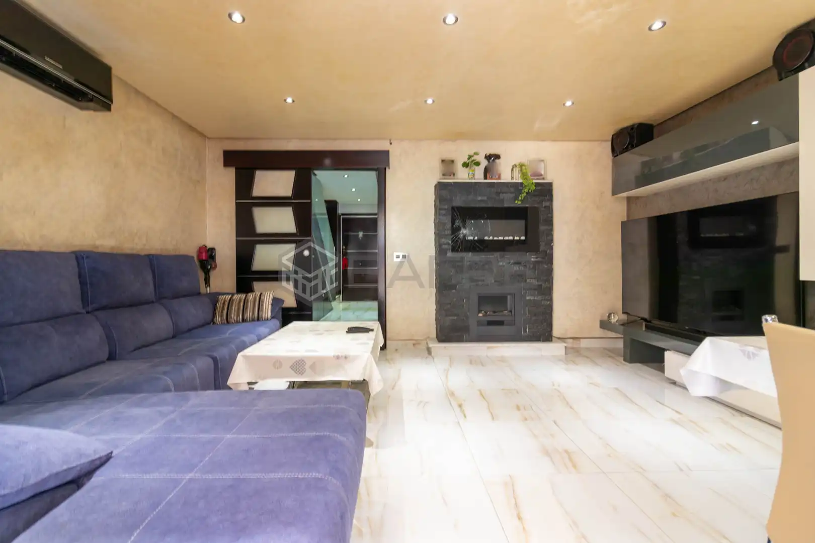 Living room of Houses for sale in Madrid  with Air Conditioner, Heating and Private garden
