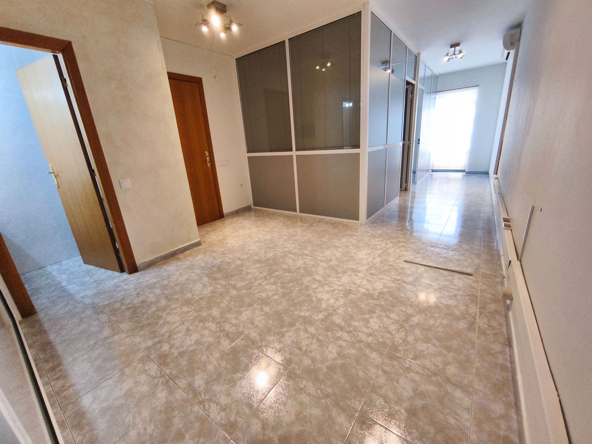 Office to rent in Rubí  with Air Conditioner and Heating