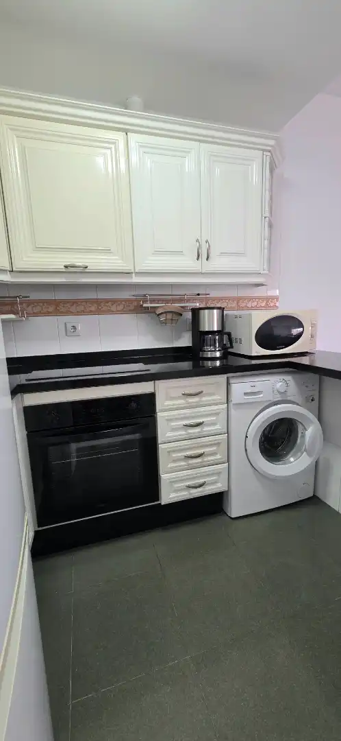 Cuina de Apartament de lloguer en Torrox amb Aire condicionat, Calefacció i Terrassa
