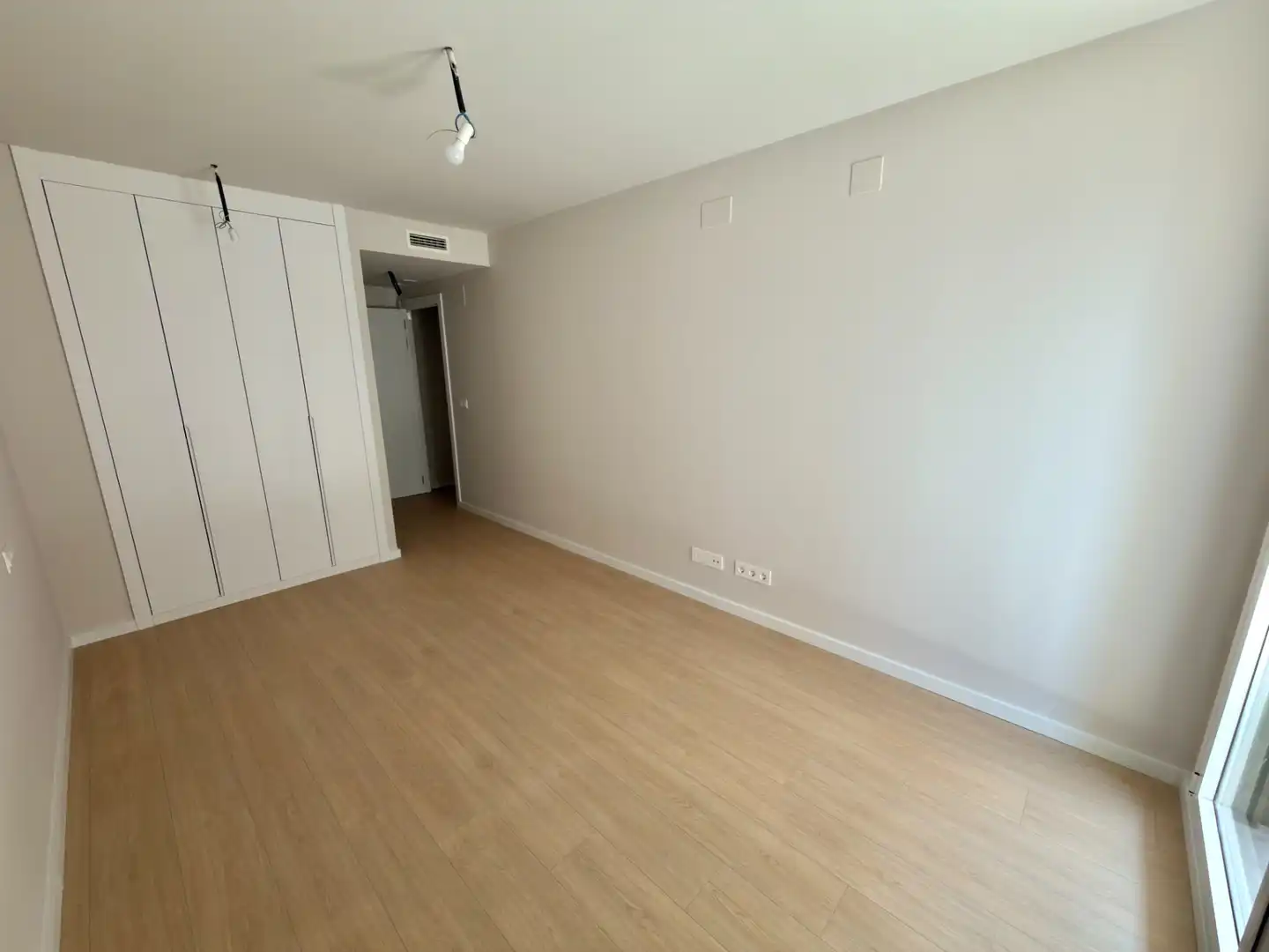 Bedroom of Flat for sale in Valencia  with Air Conditioner, Parquet flooring and Terrace