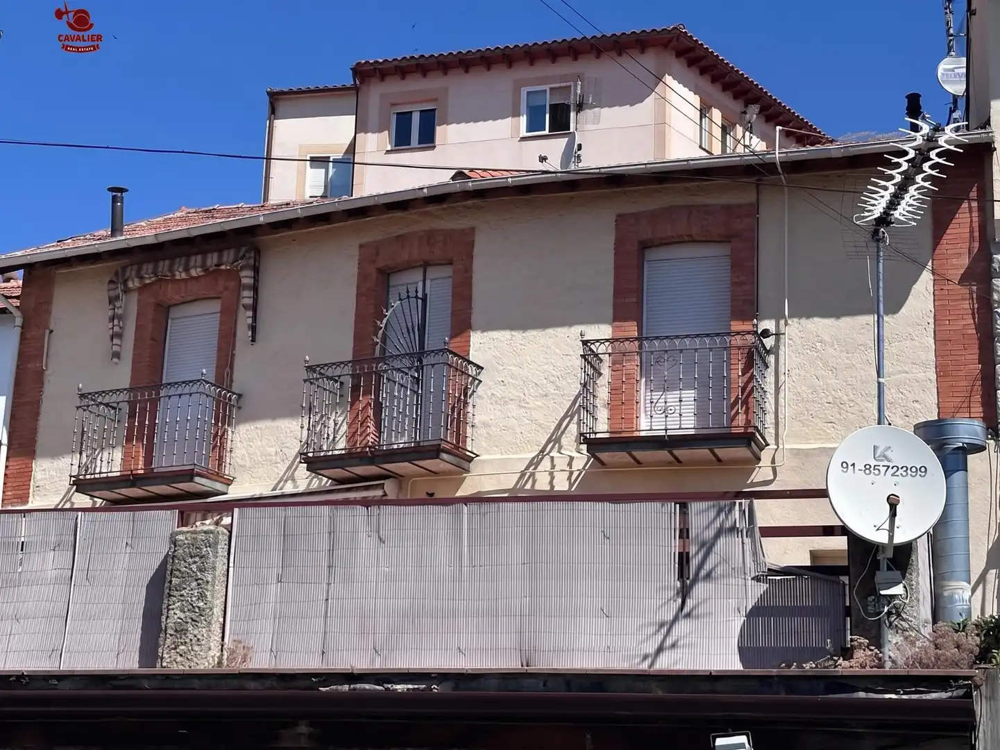 Vista exterior de Casa adosada en venta en Cercedilla con Calefacción, Terraza y Balcón
