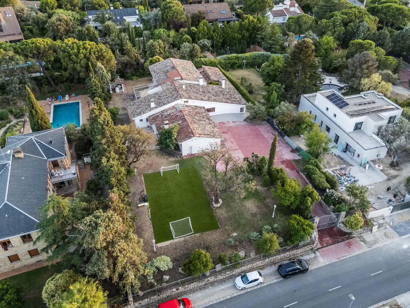 Vista exterior de Casa o chalet en venta en Las Rozas de Madrid con Aire acondicionado, Calefacción y Jardín privado
