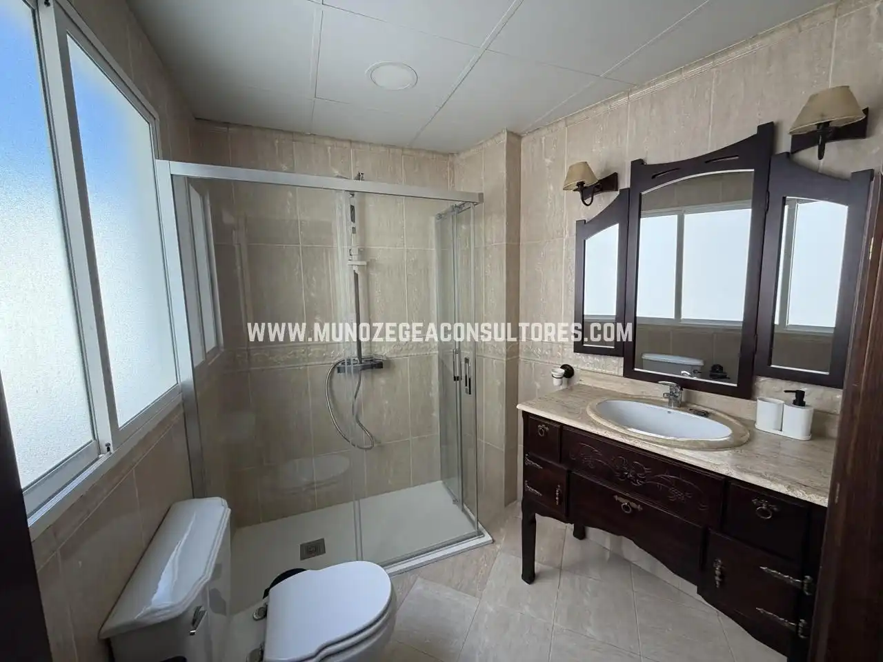 Bathroom of Houses for rent in Lucena  with Air Conditioner and Terrace