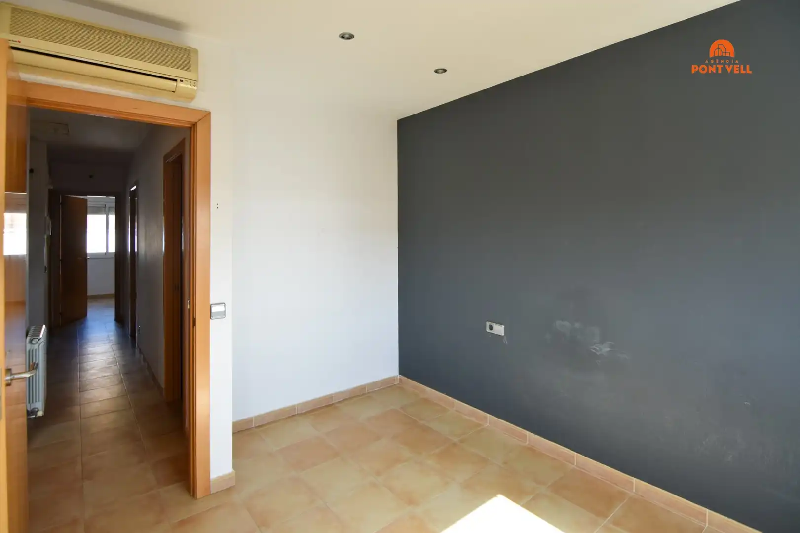 Casa pareada con terraza en venta en La Bisbal d'Empordà, imagen 9