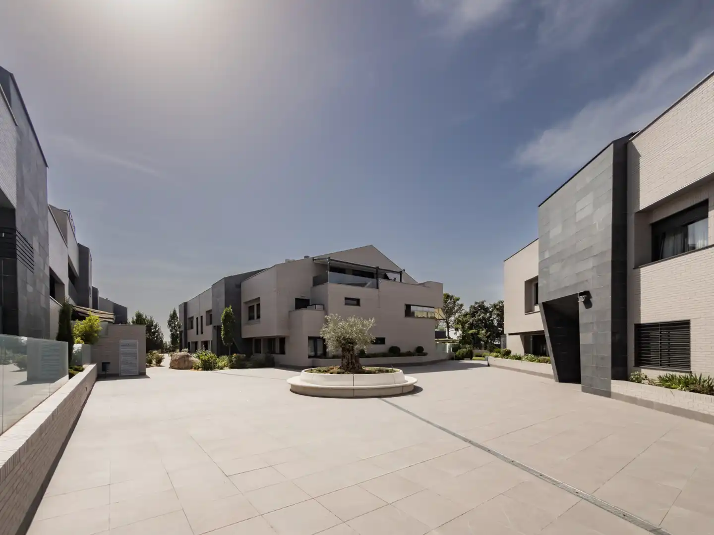 Vista exterior de Àtic en venda en Torrelodones amb Aire condicionat, Calefacció i Terrassa