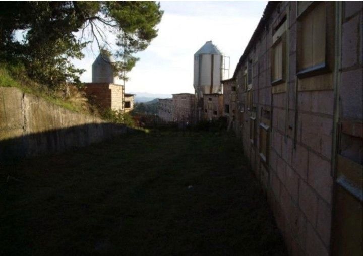 Vista exterior de Nau industrial de lloguer en Oristà