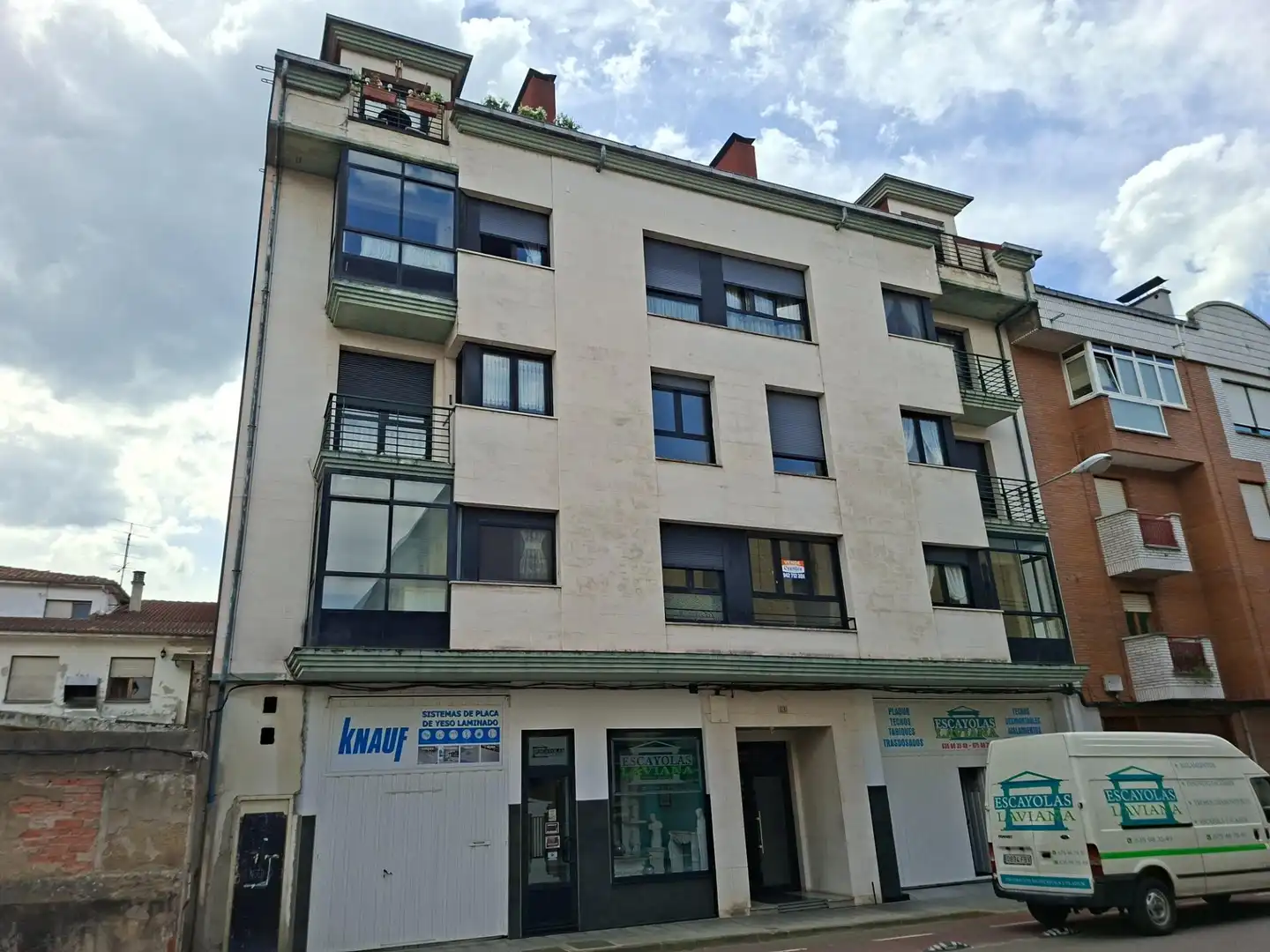 Vista exterior de Dúplex en venta en Laviana con Parquet y Trastero