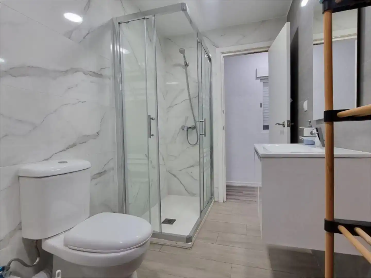 Bathroom of Flat for share in Burriana / Borriana  with Furnished and Balcony
