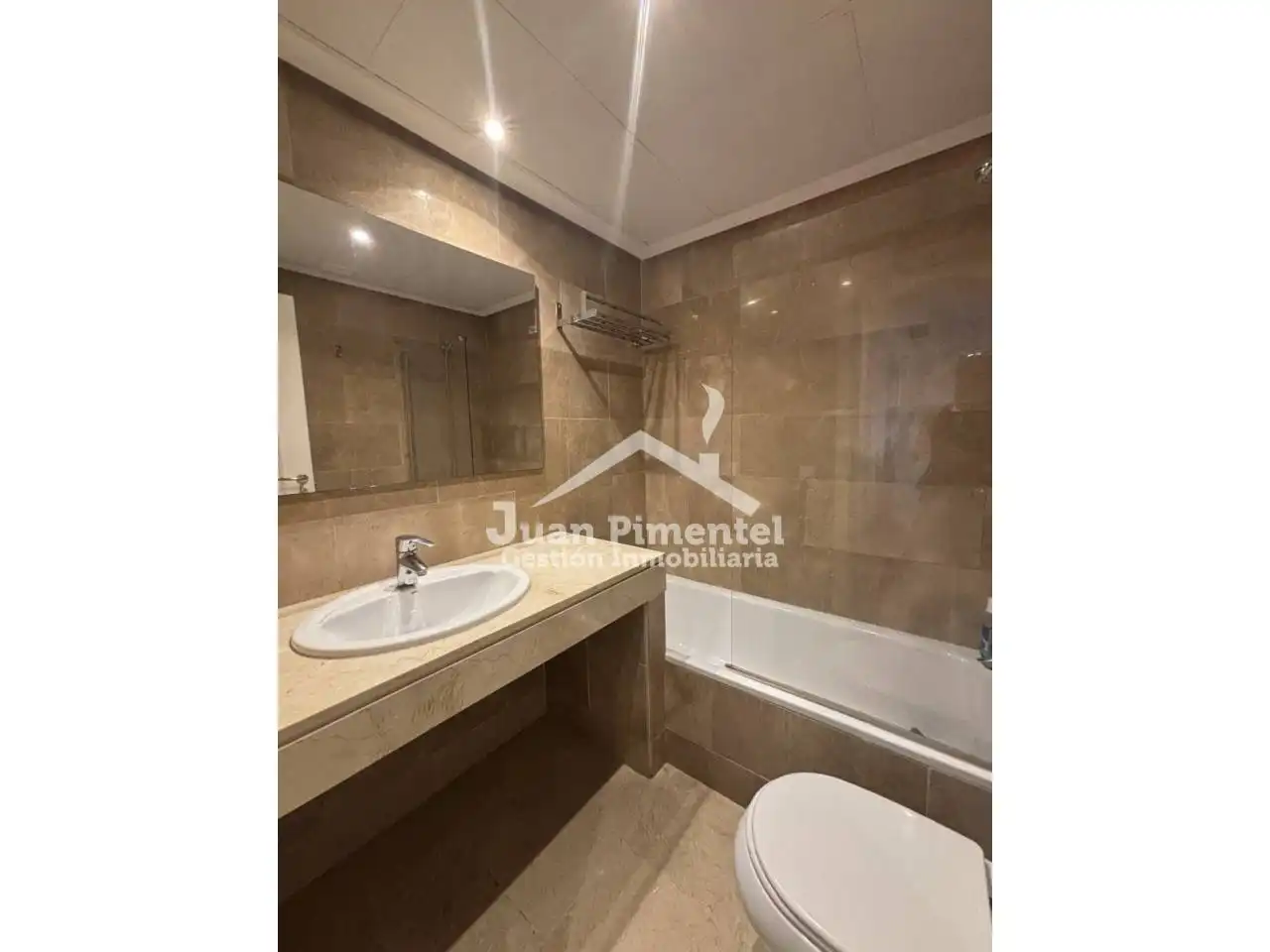 Bany de Apartament en venda en Manilva amb Aire condicionat, Terrassa i Traster