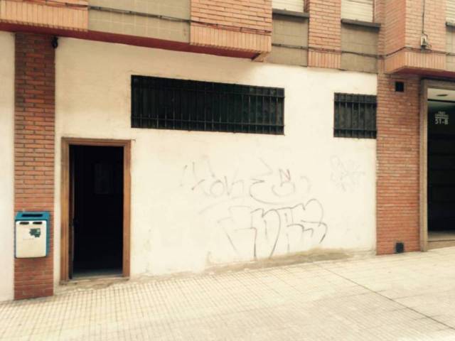 Local comercial en Venta en Milán - Pumarín