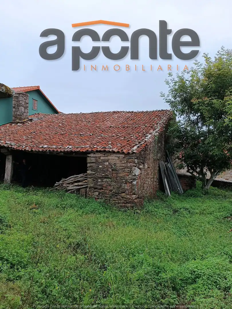Vista exterior de Finca rústica en venda en Cabana de Bergantiños amb Jardí privat