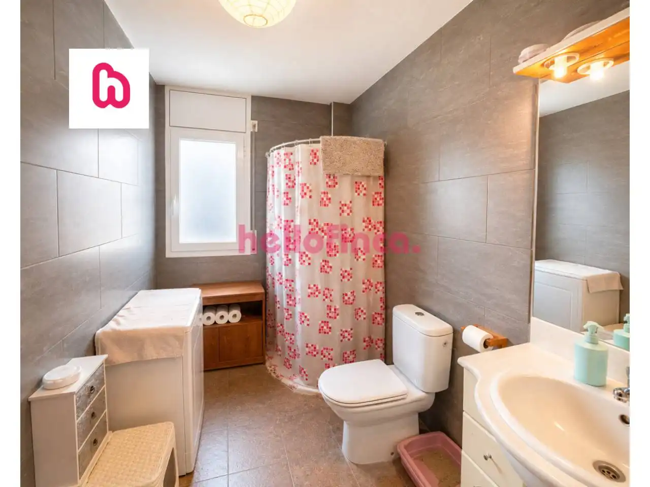 Bathroom of Flat for sale in Montesquiu  with Heating and Alarm